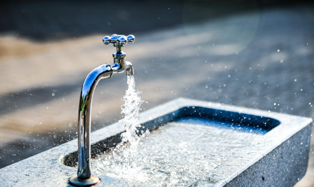 Signs Your Water Filter System Needs Replacing